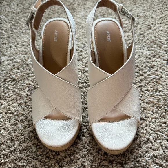 White Women's Slingback Sandals - Picture 1 of 5